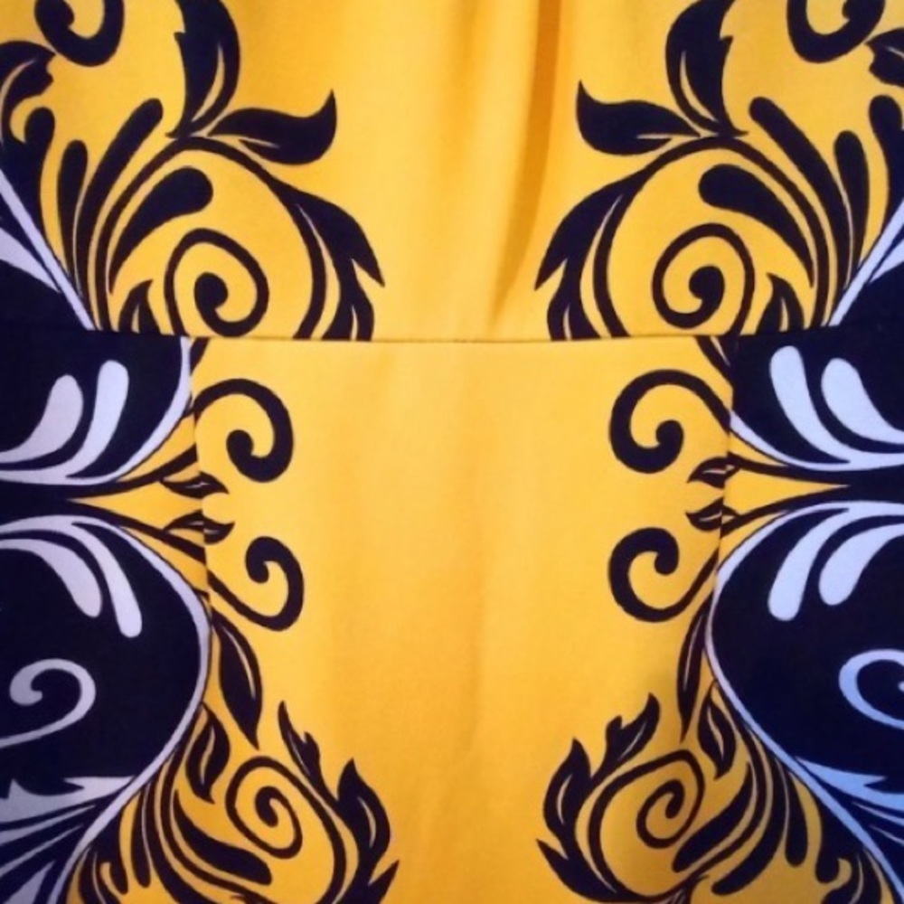 Women’s Dress - Picture 3 of 4